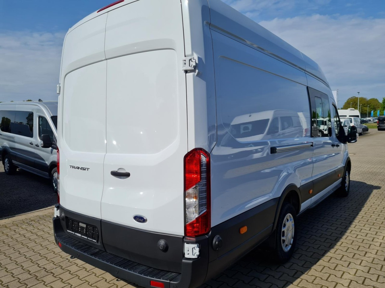 Ford Transit 350 Kasten L4H3 Doka Trend Mixto RWD - Цельнометаллический фургон, Грузопассажирский фургон: фото 4 Ford Transit 350 Kasten L4H3 Doka Trend Mixto RWD - Цельнометаллический фургон, Грузопассажирский фургон: фото 4