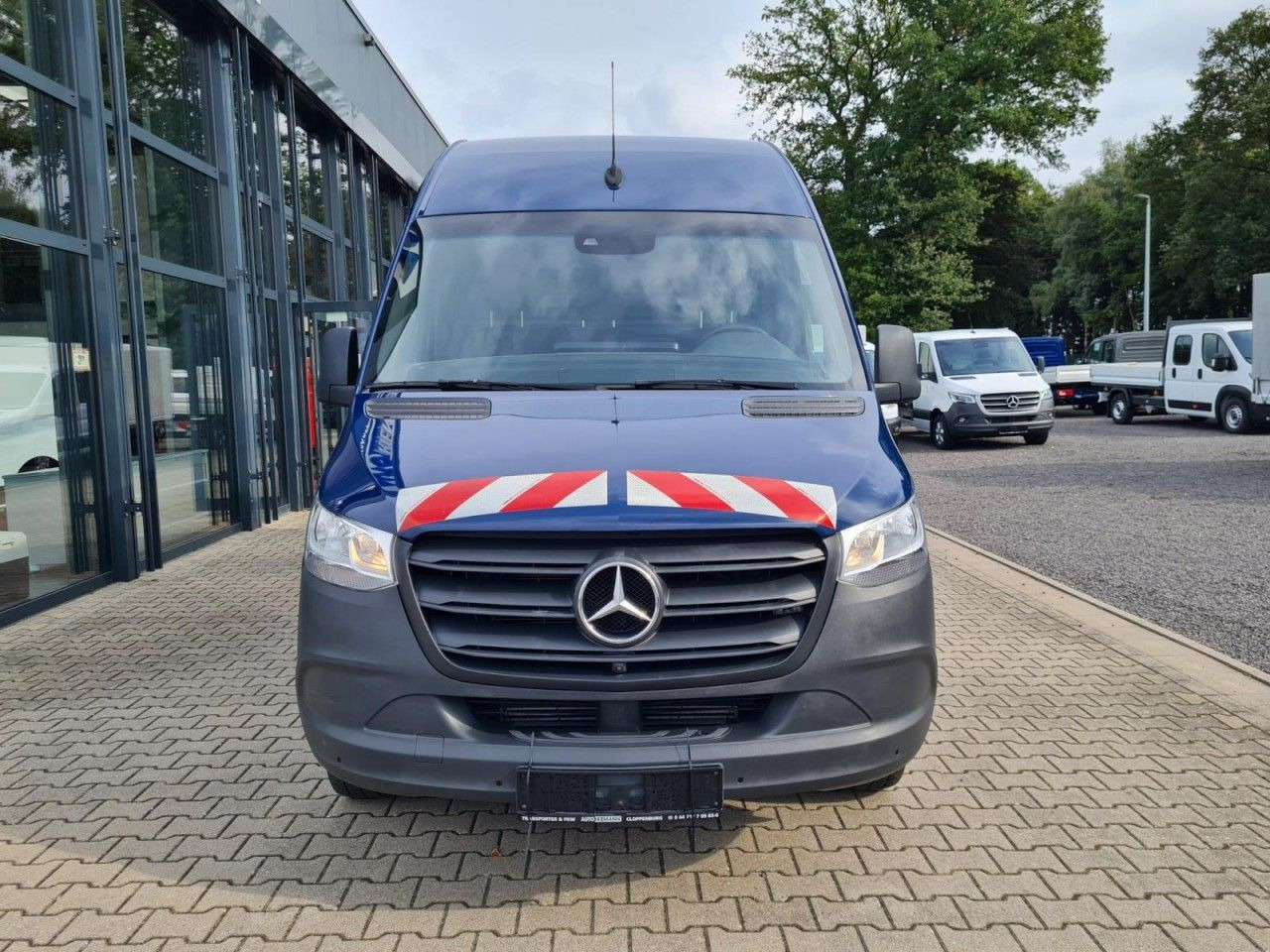 Mercedes-Benz Sprinter 316 Kasten CDI MR RWD AHK MBUX KAMERA - Цельнометаллический фургон: фото 2 Mercedes-Benz Sprinter 316 Kasten CDI MR RWD AHK MBUX KAMERA - Цельнометаллический фургон: фото 2