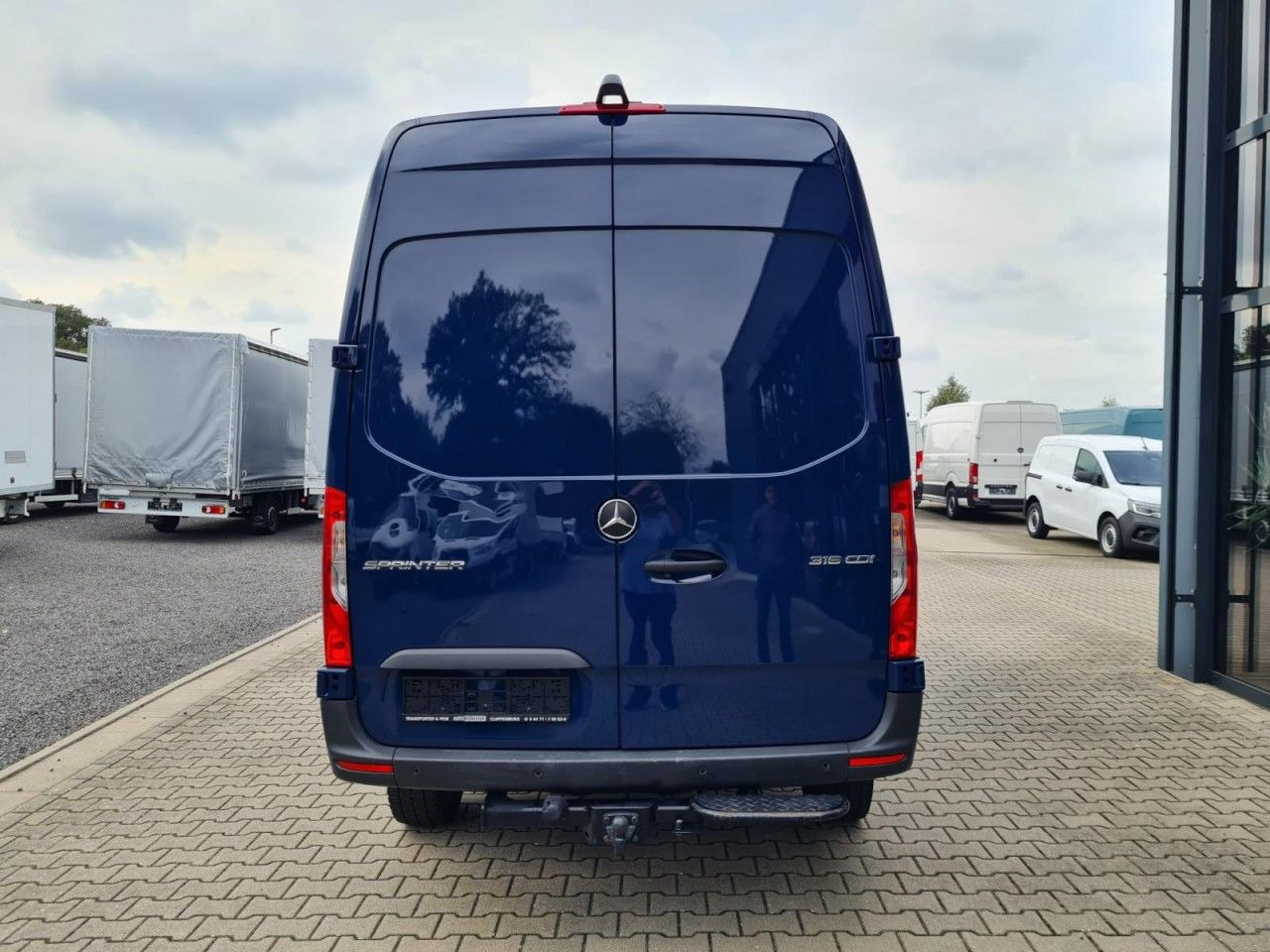 Mercedes-Benz Sprinter 316 Kasten CDI MR RWD AHK MBUX KAMERA - Цельнометаллический фургон: фото 5 Mercedes-Benz Sprinter 316 Kasten CDI MR RWD AHK MBUX KAMERA - Цельнометаллический фургон: фото 5