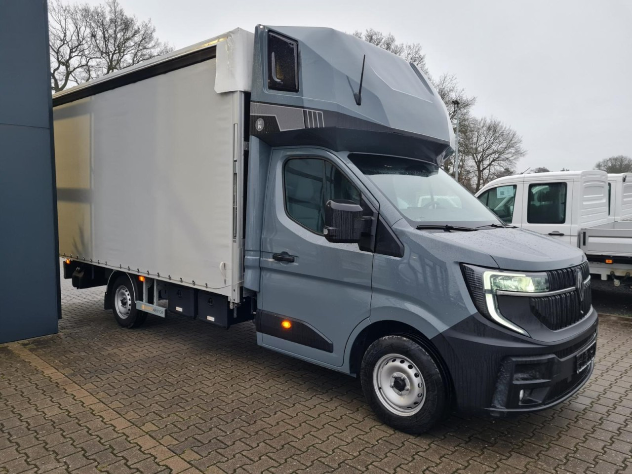 Renault Master 35 Pritsche Schiebe Plane Schlafkab 10 PAL LUFTFEDER - Тентованный фургон: фото 3 Renault Master 35 Pritsche Schiebe Plane Schlafkab 10 PAL LUFTFEDER - Тентованный фургон: фото 3