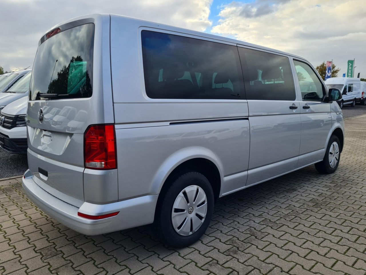 VW Volkswagen T6.1 Caravelle TDI lang 9 Sitzer 2 Schiebetüren Trendl. - Микроавтобус, Пассажирский фургон: фото 4 VW Volkswagen T6.1 Caravelle TDI lang 9 Sitzer 2 Schiebetüren Trendl. - Микроавтобус, Пассажирский фургон: фото 4