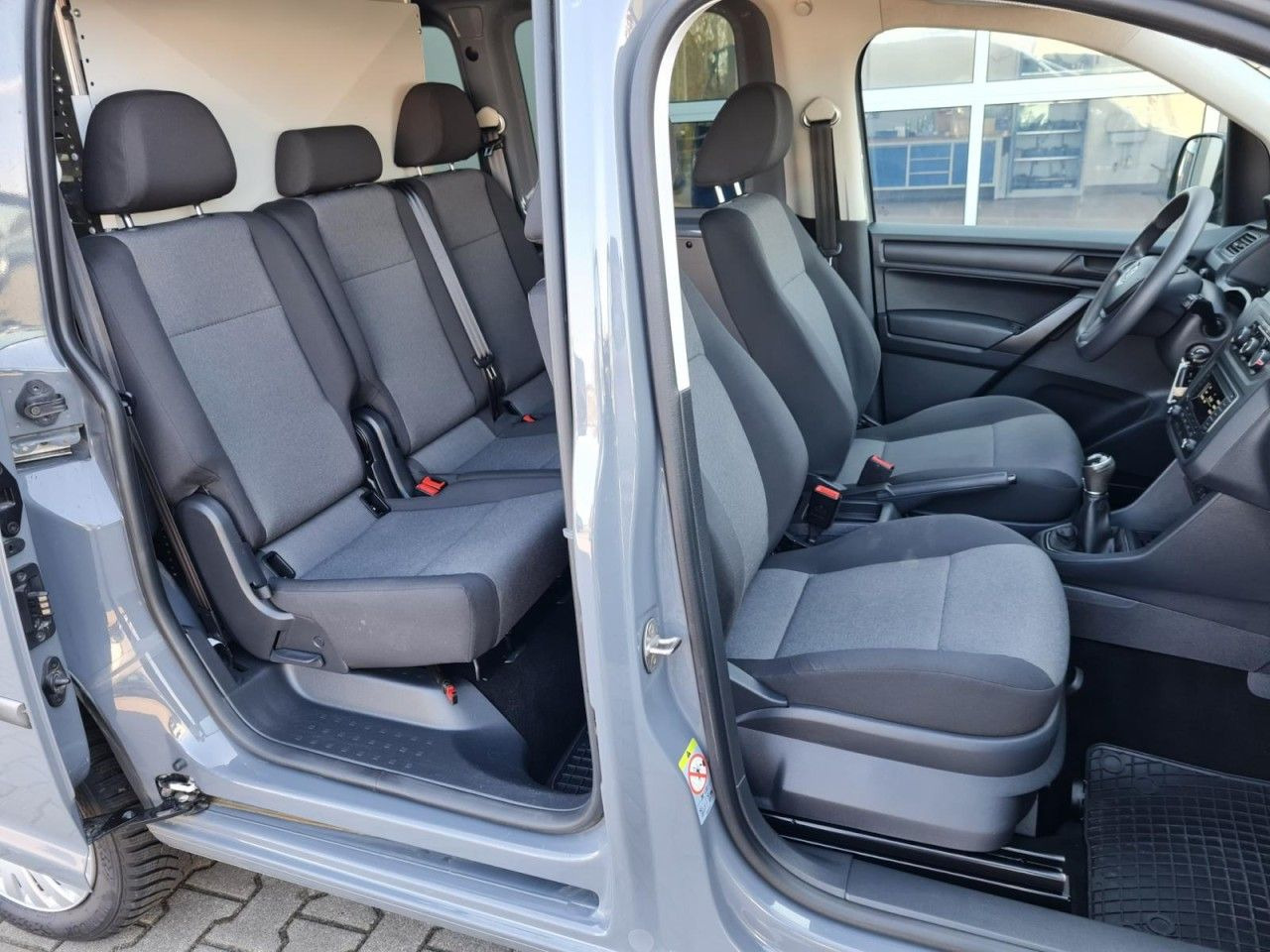 Volkswagen Caddy 4Motion 2.0 TDI Kombi (EURO 6d-TEMP) - Легковой автомобиль: фото 4 Volkswagen Caddy 4Motion 2.0 TDI Kombi (EURO 6d-TEMP) - Легковой автомобиль: фото 4