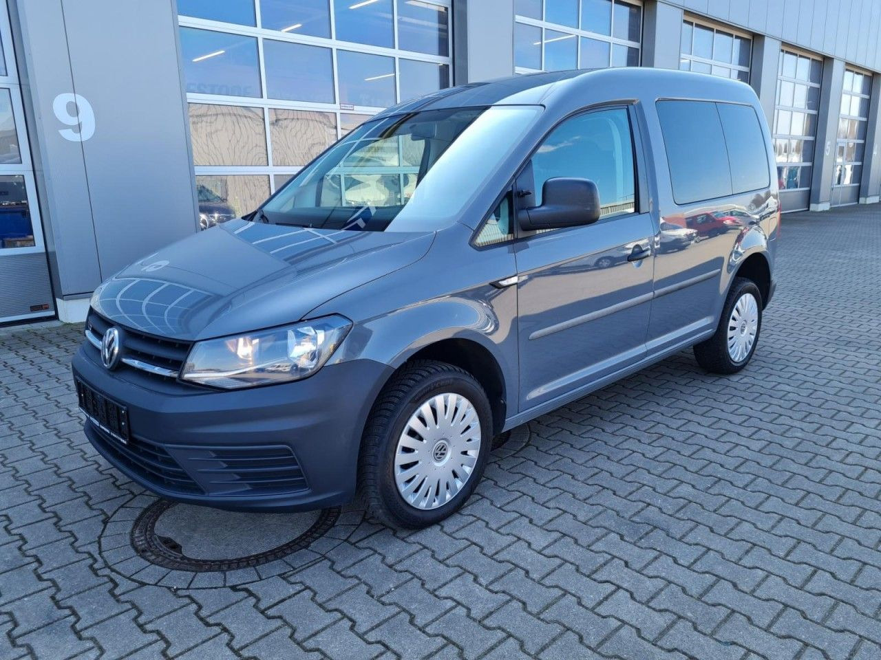 Volkswagen Caddy 4Motion TDi Kombi 5-Sitze REGALSYSTEM TEMP - Легковой автомобиль: фото 3 Volkswagen Caddy 4Motion TDi Kombi 5-Sitze REGALSYSTEM TEMP - Легковой автомобиль: фото 3