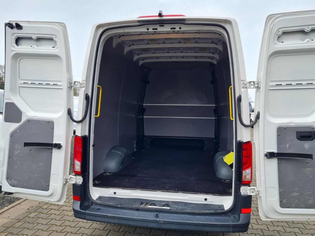 Volkswagen Crafter 35 Kasten 4MOTION L4H3 Plus Doka 7-Sitze - Цельнометаллический фургон, Грузопассажирский фургон: фото 5 Volkswagen Crafter 35 Kasten 4MOTION L4H3 Plus Doka 7-Sitze - Цельнометаллический фургон, Грузопассажирский фургон: фото 5