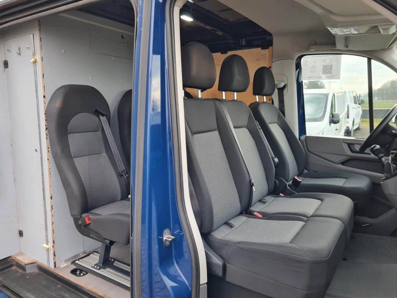 Volkswagen Crafter 35 Kasten Plus Doka mixto NAVI AHK 6 Sit - Цельнометаллический фургон, Грузопассажирский фургон: фото 5 Volkswagen Crafter 35 Kasten Plus Doka mixto NAVI AHK 6 Sit - Цельнометаллический фургон, Грузопассажирский фургон: фото 5