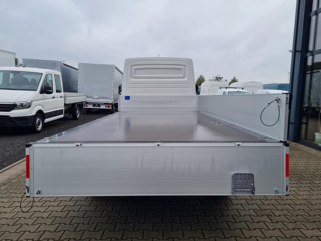 Volkswagen Crafter 35 Pritsche TDI Pritsche L4 KLIMA TEMPOMAT - Малотоннажный бортовой грузовик: фото 5 Volkswagen Crafter 35 Pritsche TDI Pritsche L4 KLIMA TEMPOMAT - Малотоннажный бортовой грузовик: фото 5