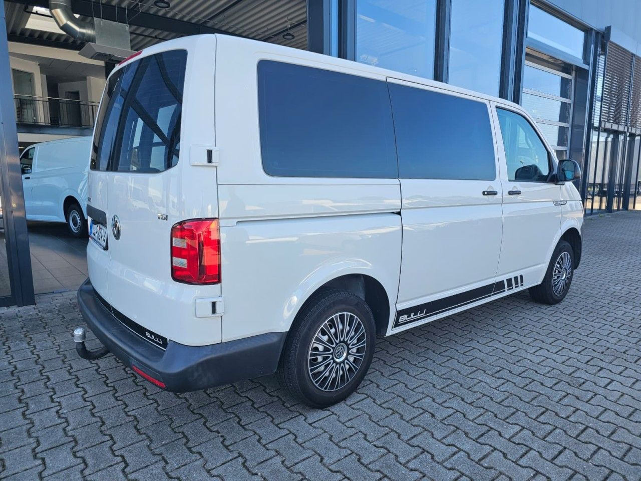 Volkswagen T6 Camper 2.0 TDI AHK KAMERA ZUSATZBATTERIE - Кастенваген: фото 2 Volkswagen T6 Camper 2.0 TDI AHK KAMERA ZUSATZBATTERIE - Кастенваген: фото 2