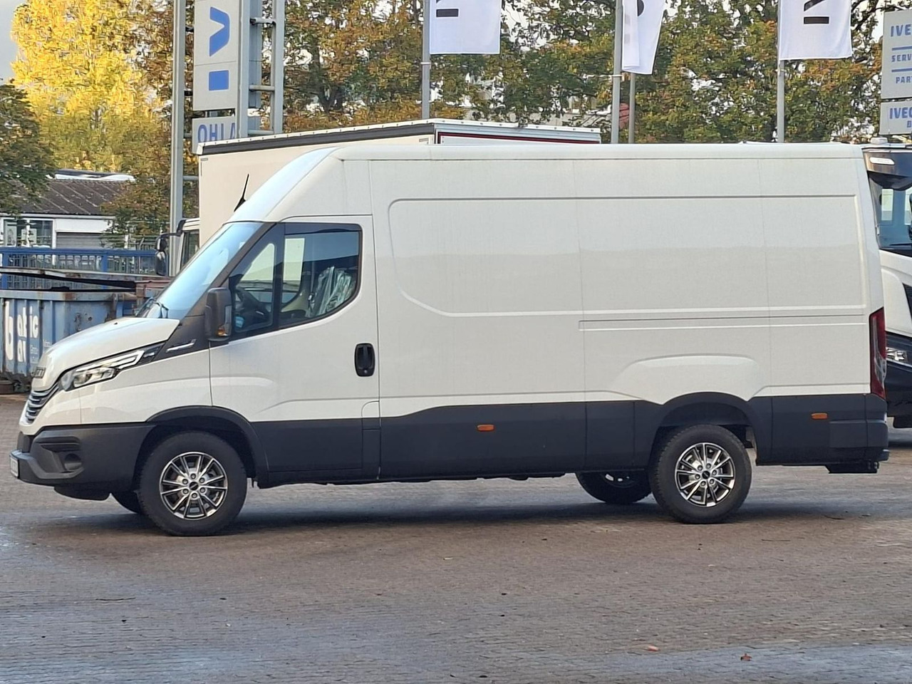 Iveco 35S18HA8V *AHK*RADIO*KAMERA*KLIMA* - Цельнометаллический фургон: фото 2 Iveco 35S18HA8V *AHK*RADIO*KAMERA*KLIMA* - Цельнометаллический фургон: фото 2
