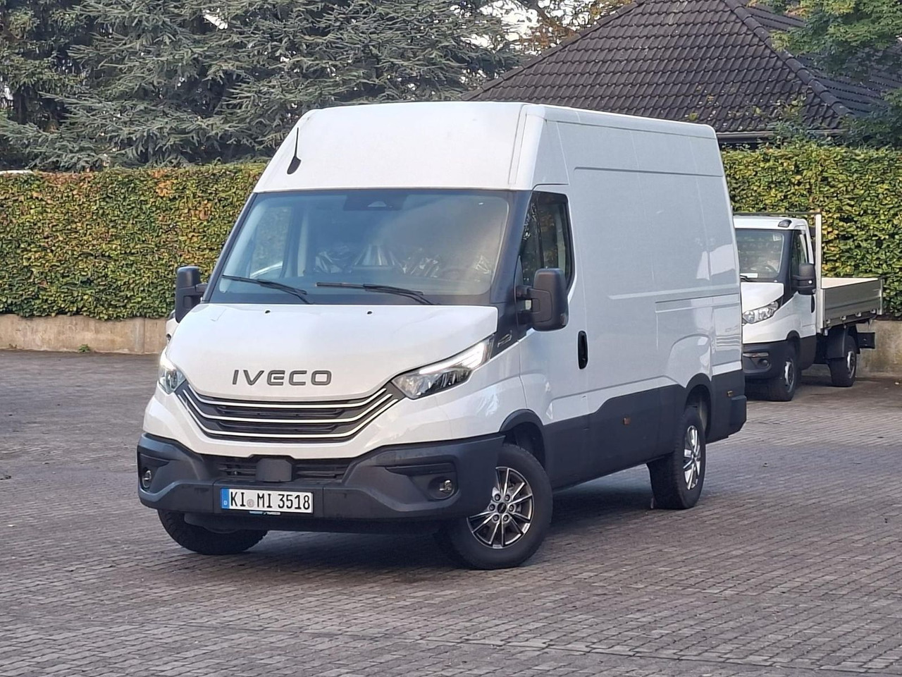 Iveco 35S18HA8V *AHK*RADIO*KAMERA*KLIMA* - Цельнометаллический фургон: фото 1 Iveco 35S18HA8V *AHK*RADIO*KAMERA*KLIMA* - Цельнометаллический фургон: фото 1