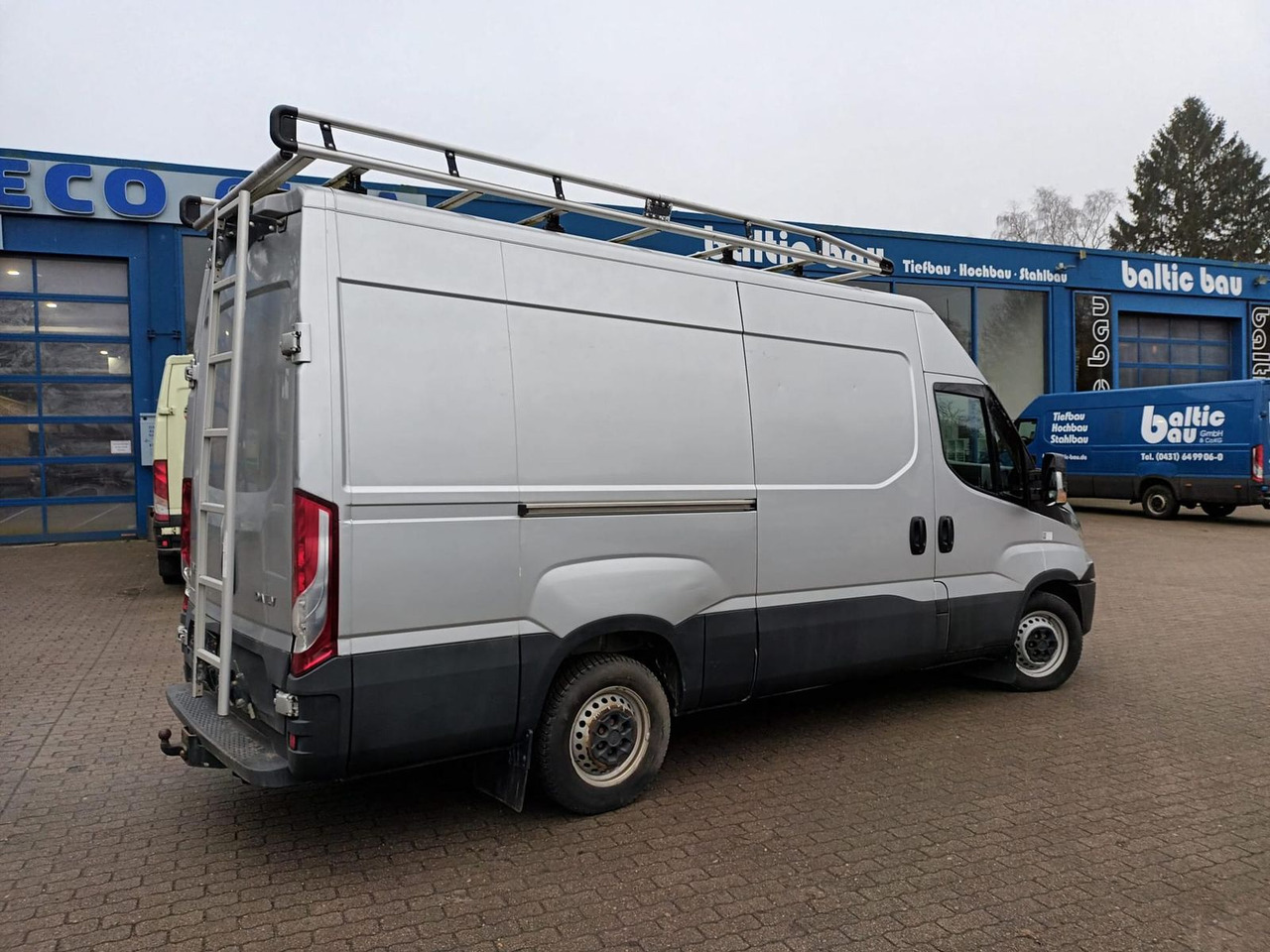 Iveco Daily 35S12V 3520L AHK Dachträger 85 kW (116 ... - Цельнометаллический фургон: фото 3 Iveco Daily 35S12V 3520L AHK Dachträger 85 kW (116 ... - Цельнометаллический фургон: фото 3