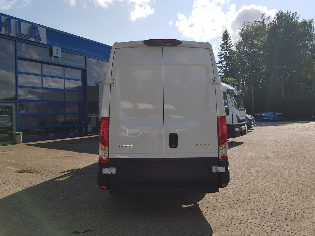 Iveco Daily 35S14A8 V Y mit Rückfahrkamera und Radi... - Цельнометаллический фургон: фото 4 Iveco Daily 35S14A8 V Y mit Rückfahrkamera und Radi... - Цельнометаллический фургон: фото 4