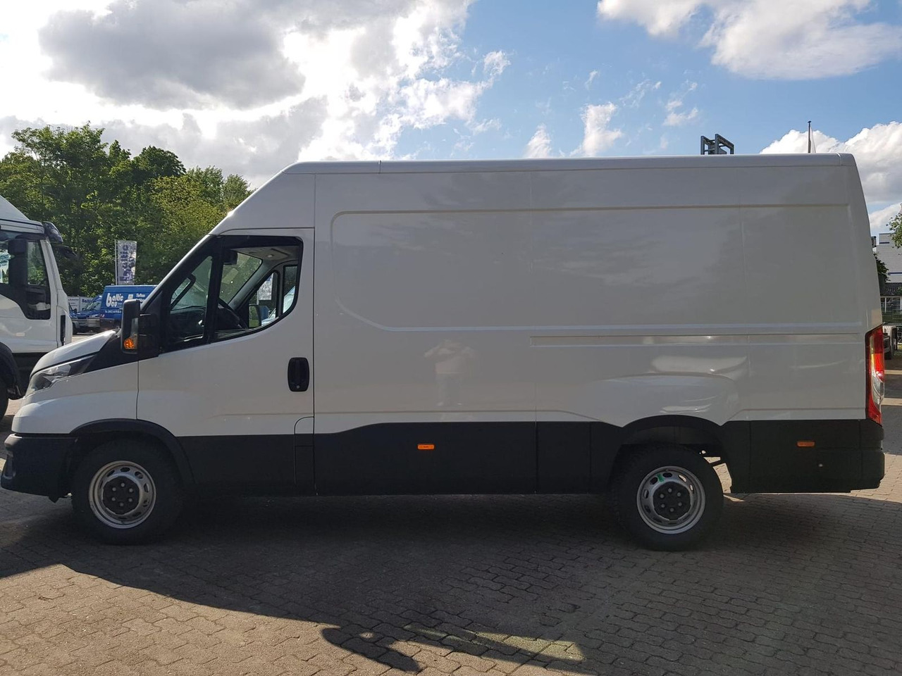 Iveco Daily 35S14A8 V Y mit Rückfahrkamera und Radi... - Цельнометаллический фургон: фото 2 Iveco Daily 35S14A8 V Y mit Rückfahrkamera und Radi... - Цельнометаллический фургон: фото 2