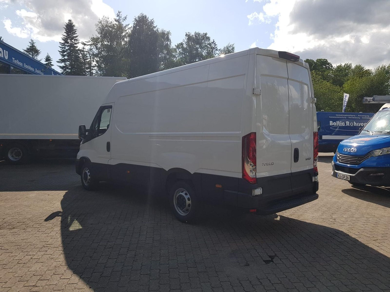 Iveco Daily 35S14A8 V Y mit Rückfahrkamera und Radi... - Цельнометаллический фургон: фото 3 Iveco Daily 35S14A8 V Y mit Rückfahrkamera und Radi... - Цельнометаллический фургон: фото 3