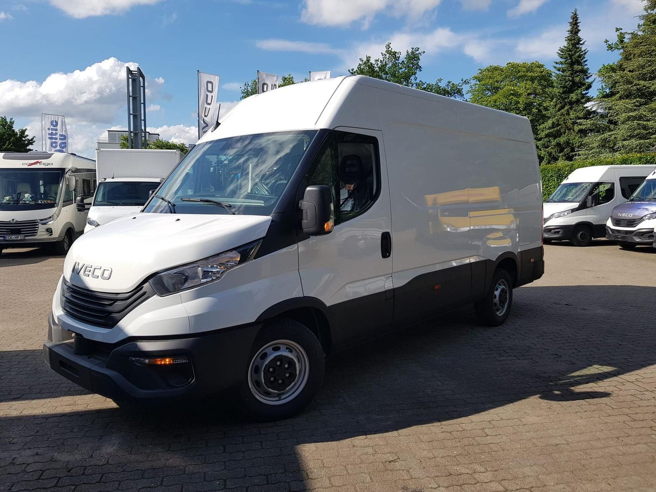 Iveco Daily 35S14A8 V Y mit Rückfahrkamera und Radi... - Цельнометаллический фургон: фото 1 Iveco Daily 35S14A8 V Y mit Rückfahrkamera und Radi... - Цельнометаллический фургон: фото 1