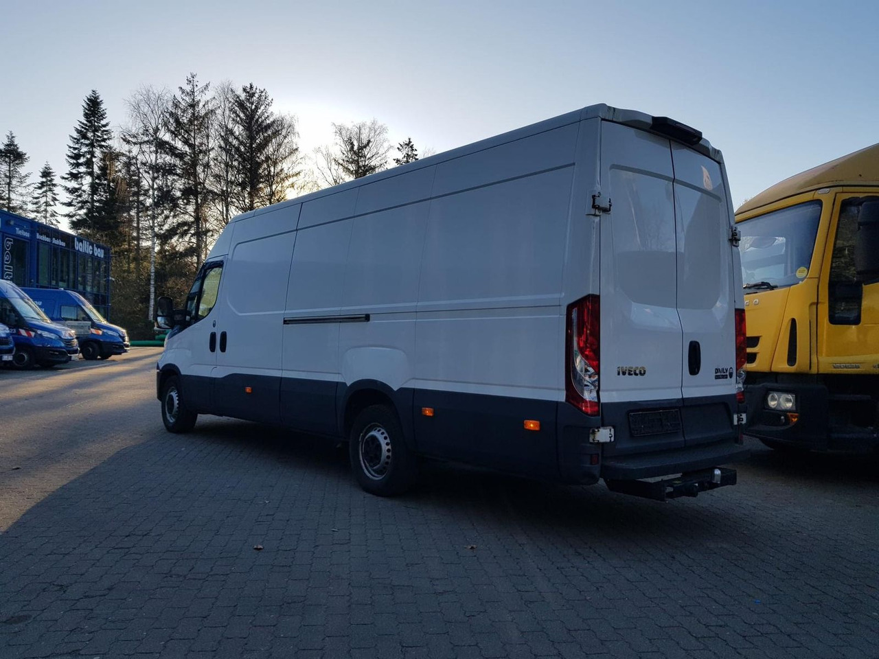 Iveco Daily 35S16SA8 V/P Klima, AHK, Rückfahrkamera... - Цельнометаллический фургон: фото 3 Iveco Daily 35S16SA8 V/P Klima, AHK, Rückfahrkamera... - Цельнометаллический фургон: фото 3