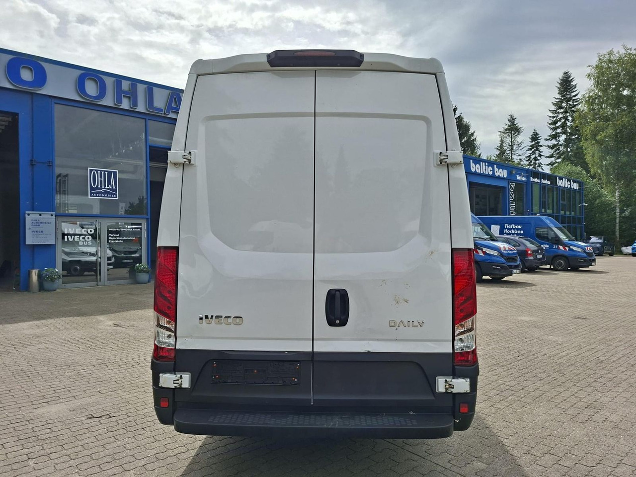 Iveco Daily 35S16V Klima 4100 115 kW (156 PS), Auto... - Цельнометаллический фургон: фото 4 Iveco Daily 35S16V Klima 4100 115 kW (156 PS), Auto... - Цельнометаллический фургон: фото 4