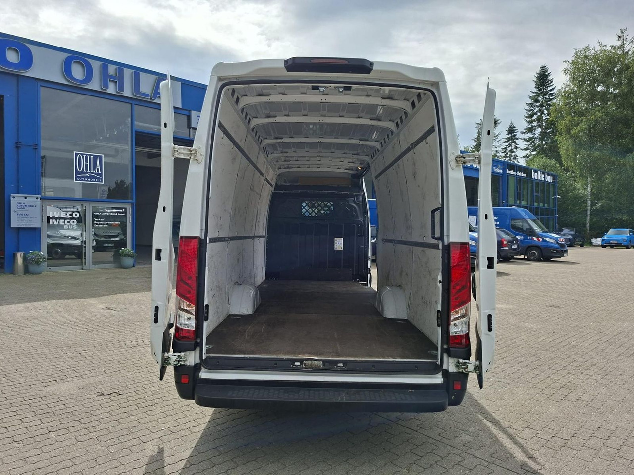 Iveco Daily 35S16V Klima 4100 115 kW (156 PS), Auto... - Цельнометаллический фургон: фото 5 Iveco Daily 35S16V Klima 4100 115 kW (156 PS), Auto... - Цельнометаллический фургон: фото 5