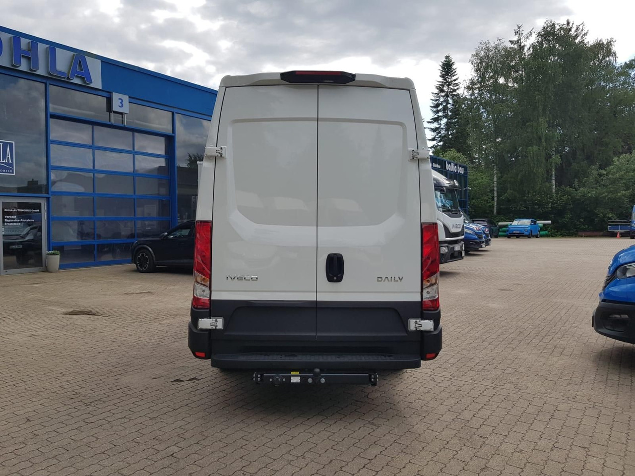 Iveco Daily 35S18HA8 V 3520L mit AHK, Rückfahrkamer... - Цельнометаллический фургон: фото 4 Iveco Daily 35S18HA8 V 3520L mit AHK, Rückfahrkamer... - Цельнометаллический фургон: фото 4