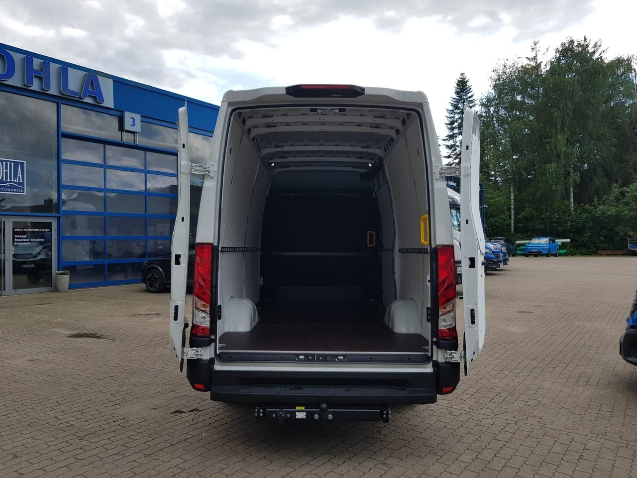 Iveco Daily 35S18HA8 V 3520L mit AHK, Rückfahrkamer... - Цельнометаллический фургон: фото 5 Iveco Daily 35S18HA8 V 3520L mit AHK, Rückfahrkamer... - Цельнометаллический фургон: фото 5
