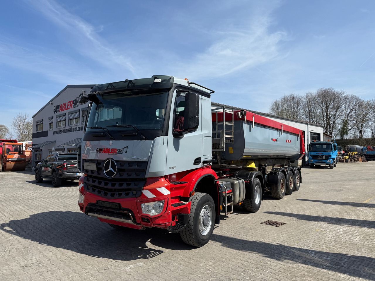 Mercedes-Benz 1851 Arocs ECHTER 4x4 mit Schmitz Kippauflieger - Самосвал: фото 2 Mercedes-Benz 1851 Arocs ECHTER 4x4 mit Schmitz Kippauflieger - Самосвал: фото 2