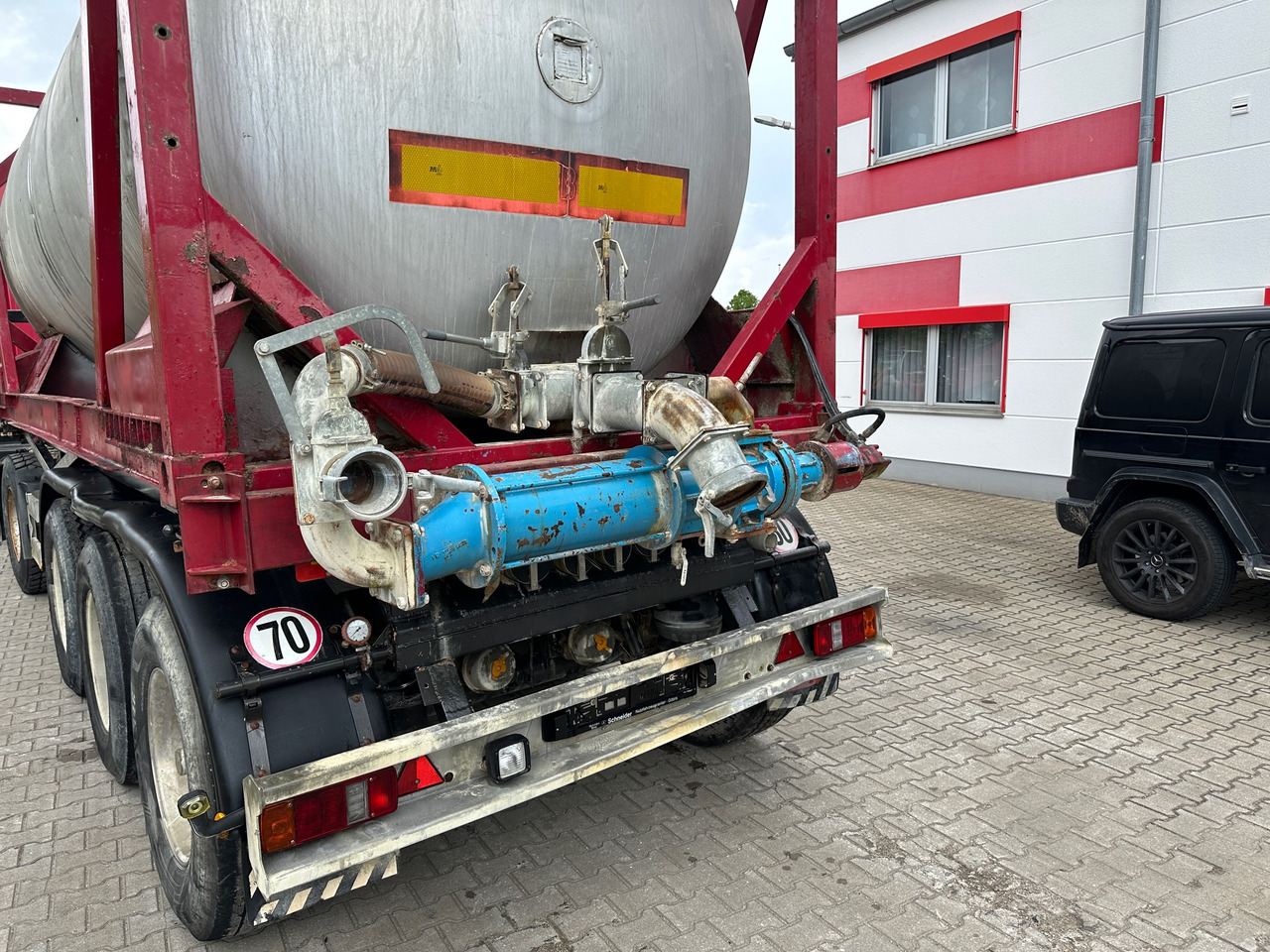 Schmidt CKSA 10/22-20 20 ft Containerkippchassis mit Lebensmitteltank - Самосвальный полуприцеп: фото 2 Schmidt CKSA 10/22-20 20 ft Containerkippchassis mit Lebensmitteltank - Самосвальный полуприцеп: фото 2