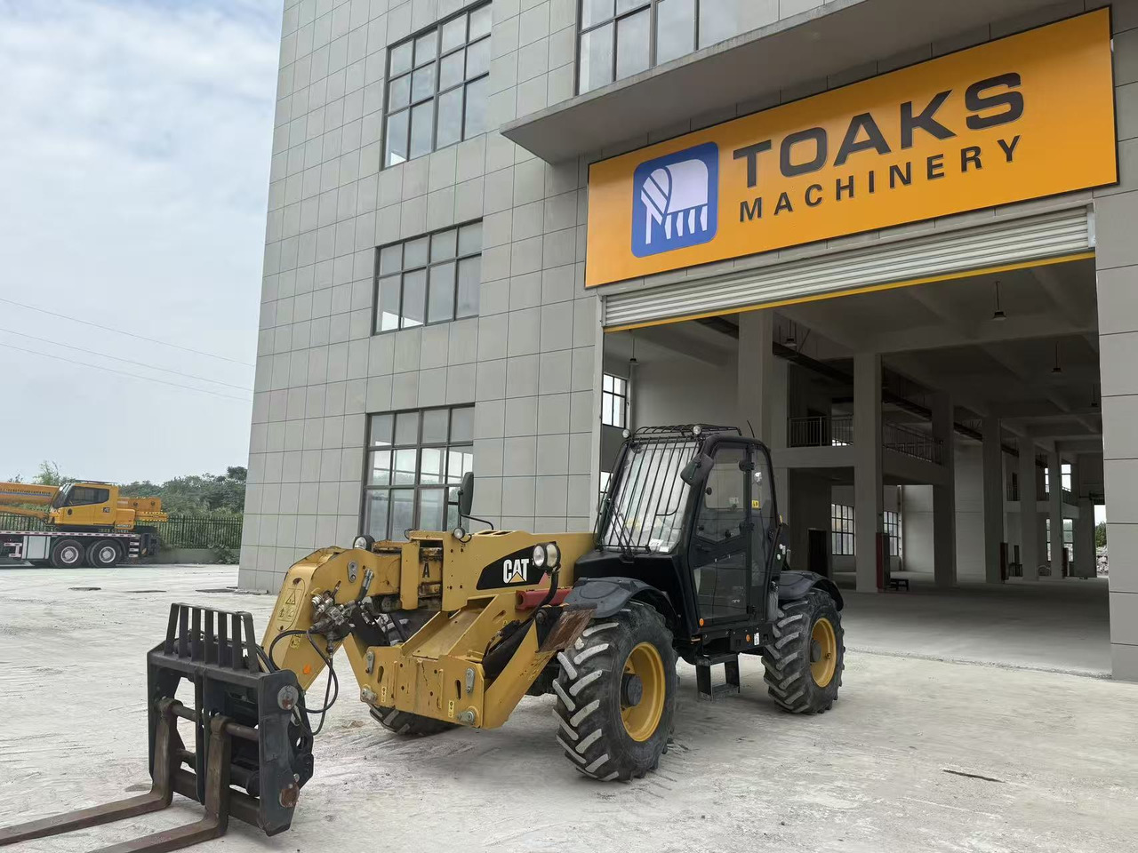 CATERPILLAR TH414 - Дизельный погрузчик: фото 4 CATERPILLAR TH414 - Дизельный погрузчик: фото 4