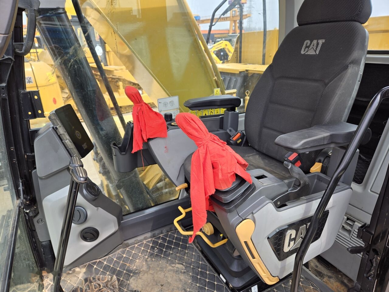 Caterpillar 320GC - Гусеничный экскаватор: фото 2 Caterpillar 320GC - Гусеничный экскаватор: фото 2