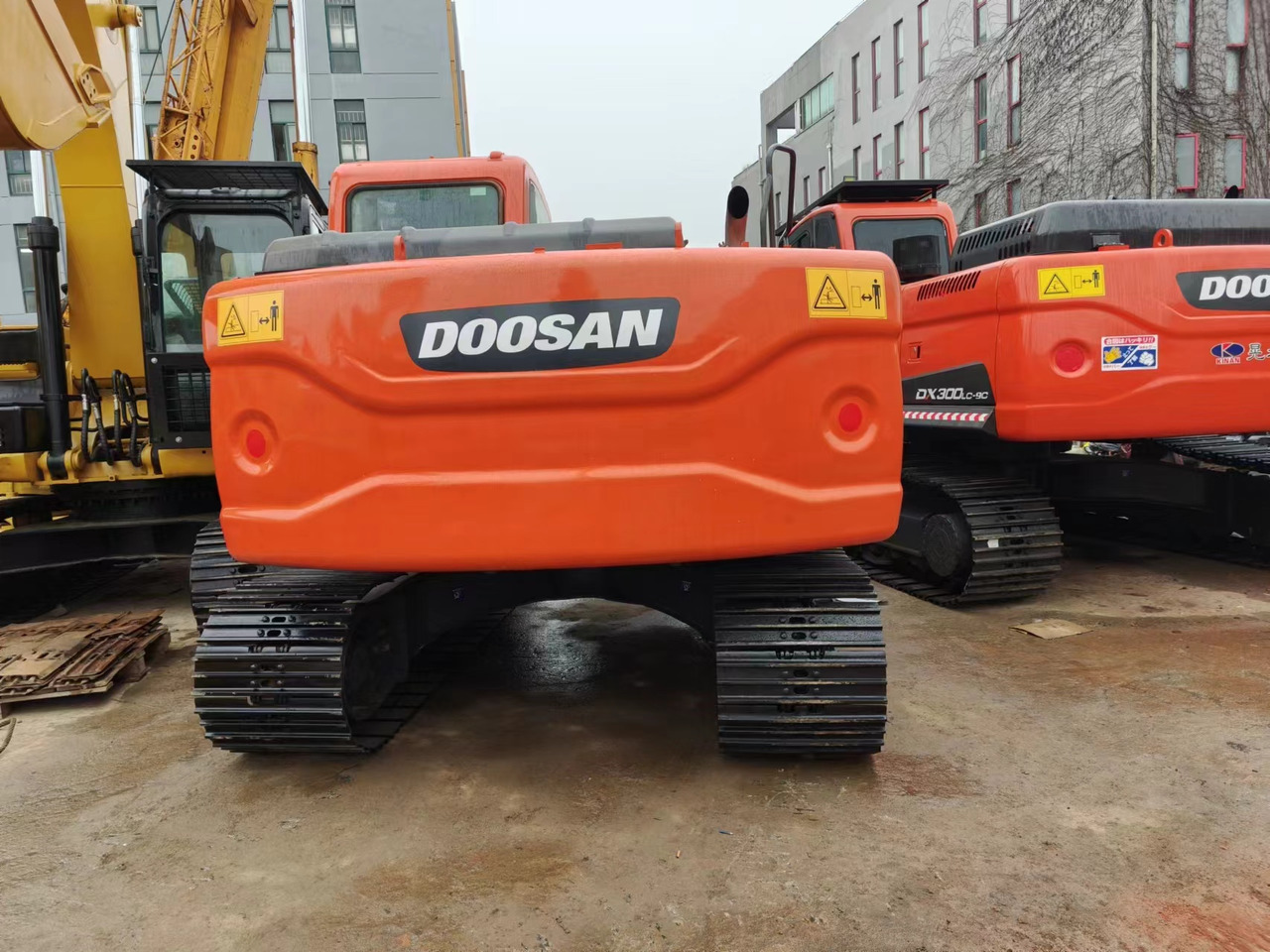 DOOSAN DX140 - Экскаватор: фото 3 DOOSAN DX140 - Экскаватор: фото 3