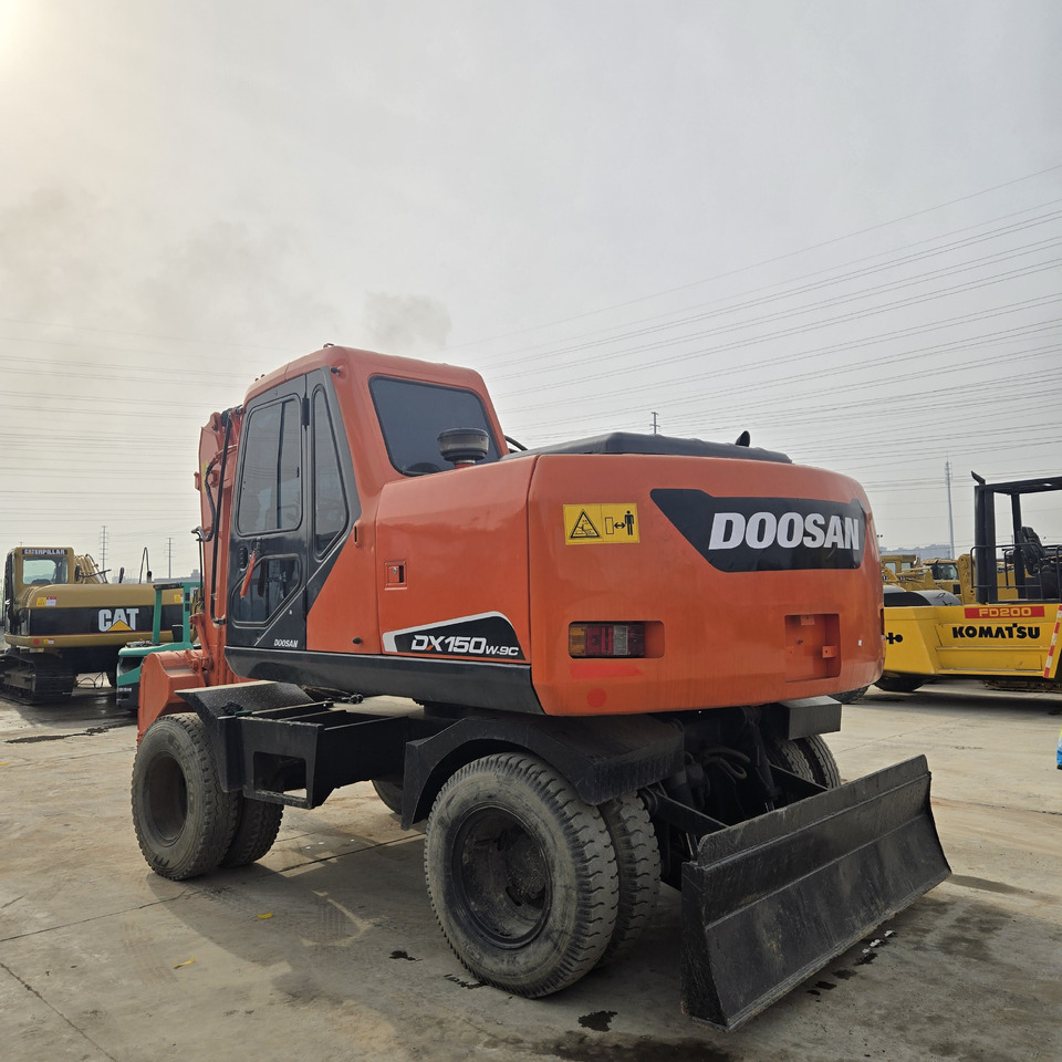 Колёсный экскаватор DOOSAN DX150W: фото 7 Колёсный экскаватор DOOSAN DX150W: фото 7