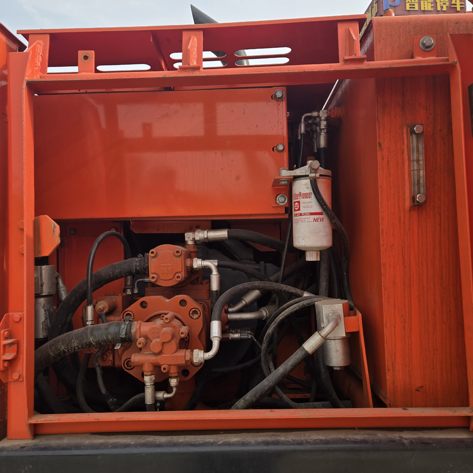 Колёсный экскаватор DOOSAN DX150W: фото 9 Колёсный экскаватор DOOSAN DX150W: фото 9