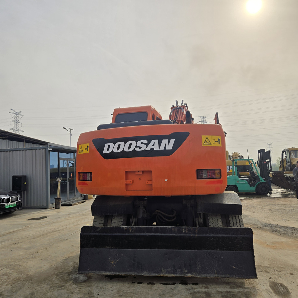 Колёсный экскаватор DOOSAN DX150W: фото 6 Колёсный экскаватор DOOSAN DX150W: фото 6