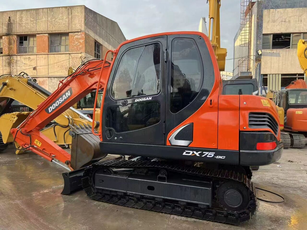 DOOSAN DX75 - Мини-экскаватор: фото 1 DOOSAN DX75 - Мини-экскаватор: фото 1