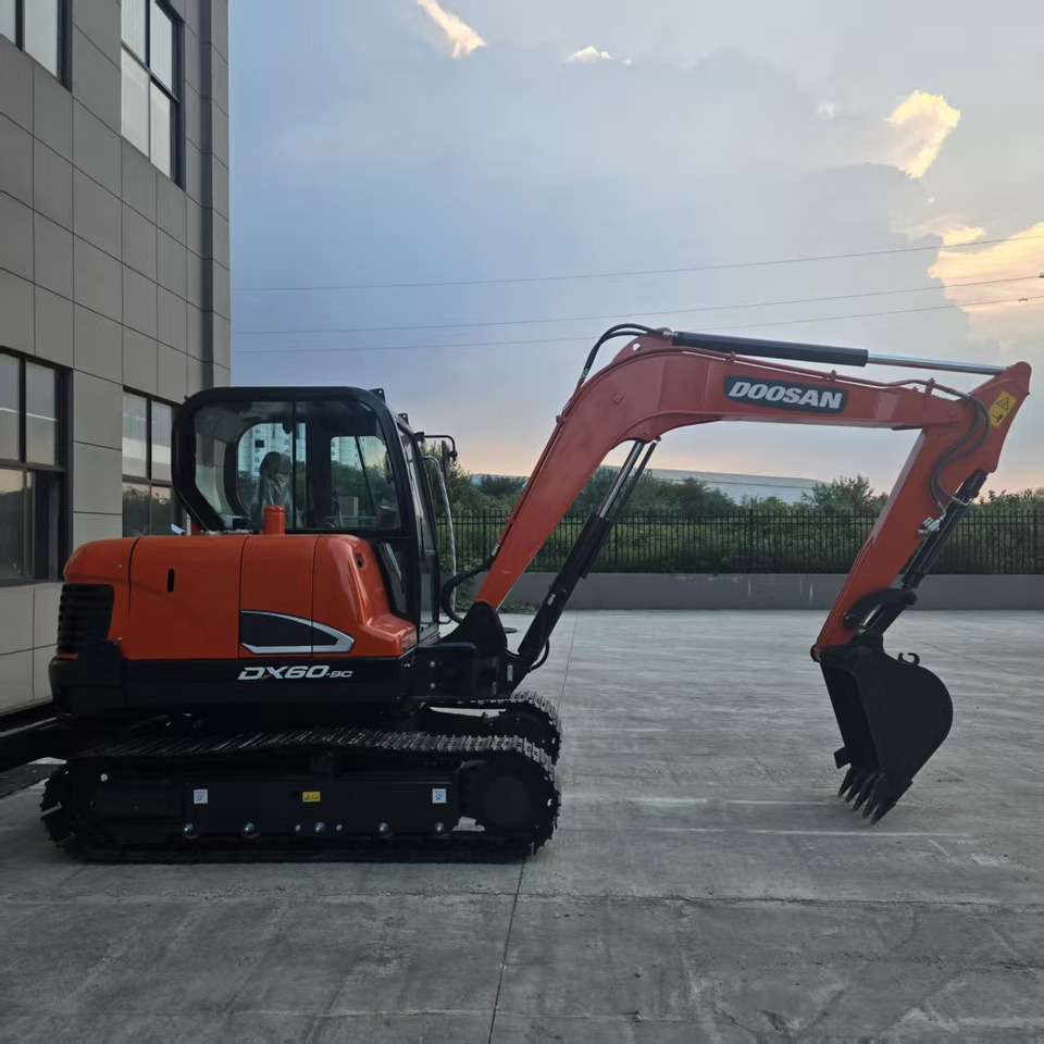 Doosan DX60 - Мини-экскаватор: фото 2 Doosan DX60 - Мини-экскаватор: фото 2