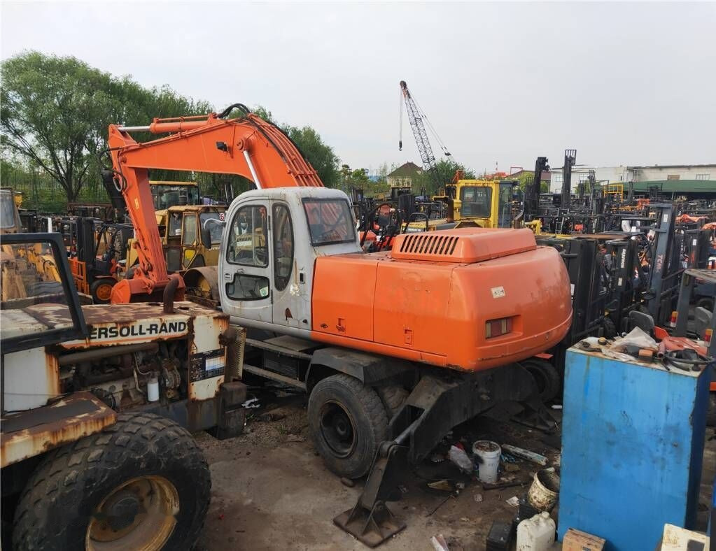 Hitachi ZX160WD - Колёсный экскаватор: фото 5 Hitachi ZX160WD - Колёсный экскаватор: фото 5