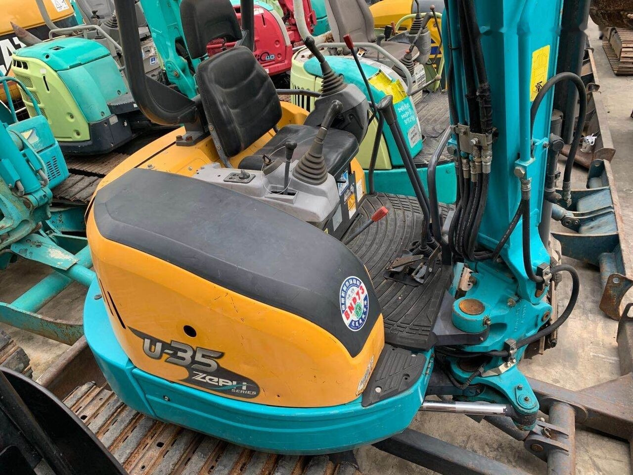 Kubota U35 - Мини-экскаватор: фото 2 Kubota U35 - Мини-экскаватор: фото 2
