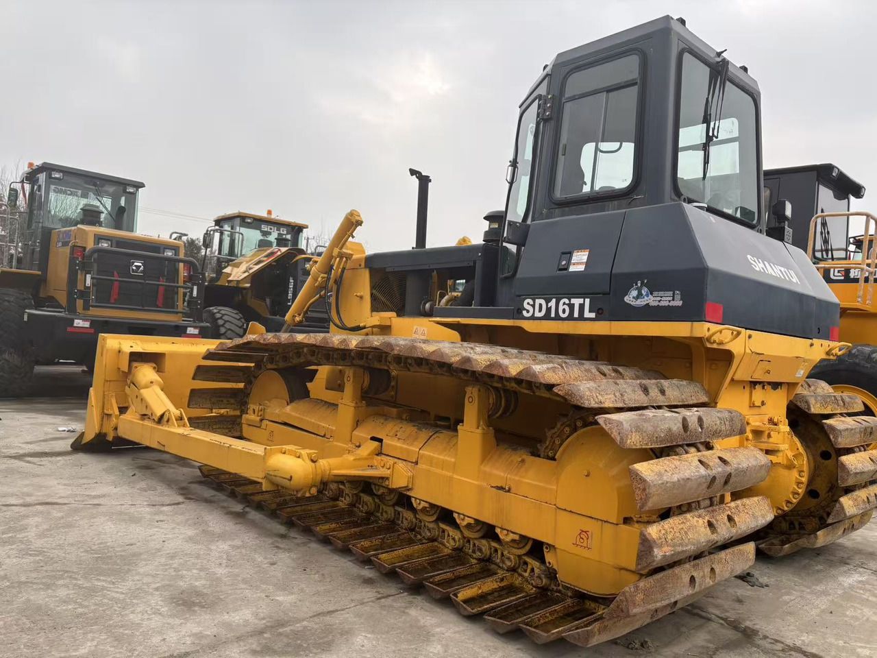 SHANTUI SD16TL - Бульдозер: фото 2 SHANTUI SD16TL - Бульдозер: фото 2