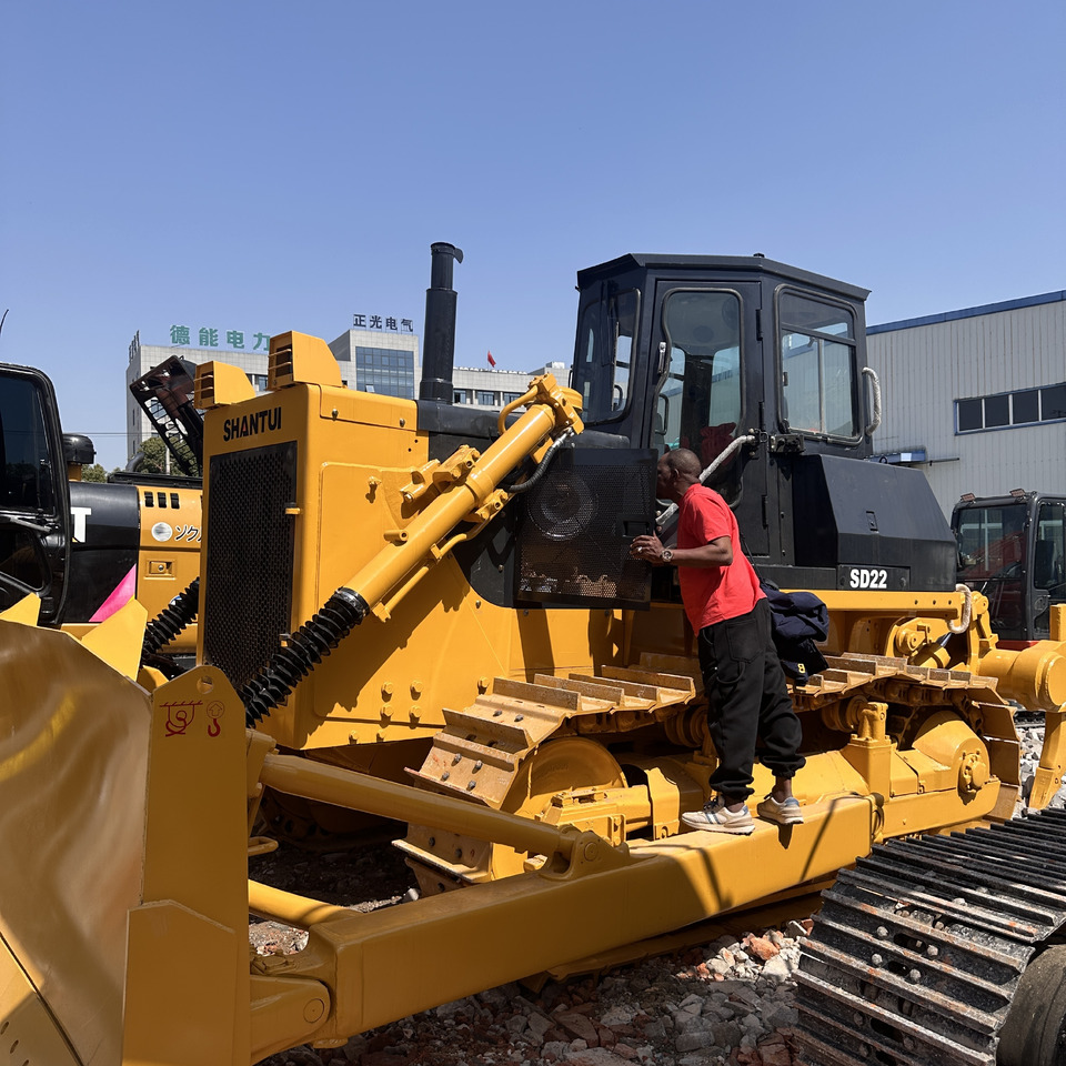 SHANTUI SD22 - Бульдозер: фото 1 SHANTUI SD22 - Бульдозер: фото 1