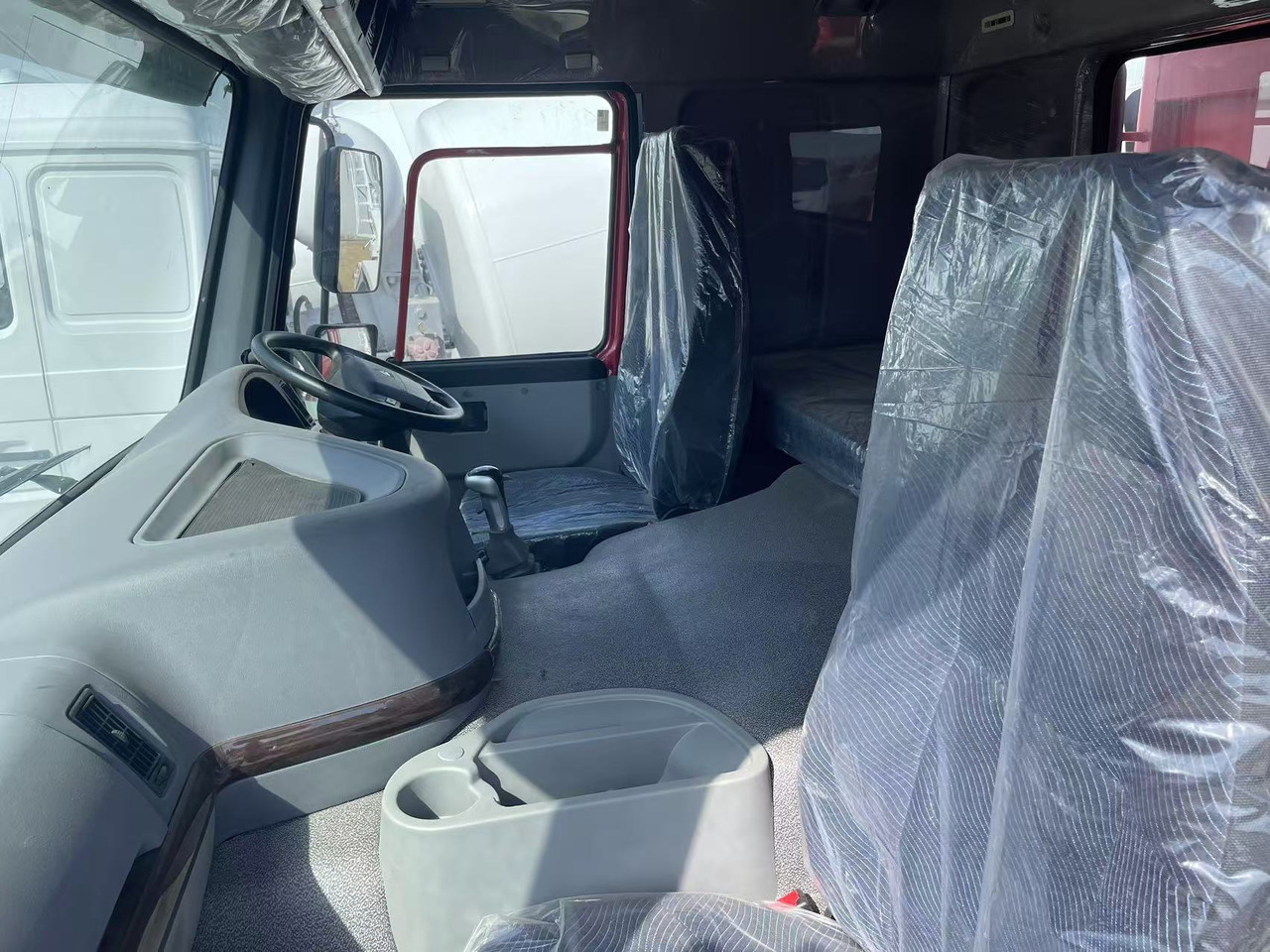 Sinotruk HOWO 371 8*4 Dump truck - Самосвал: фото 5 Sinotruk HOWO 371 8*4 Dump truck - Самосвал: фото 5