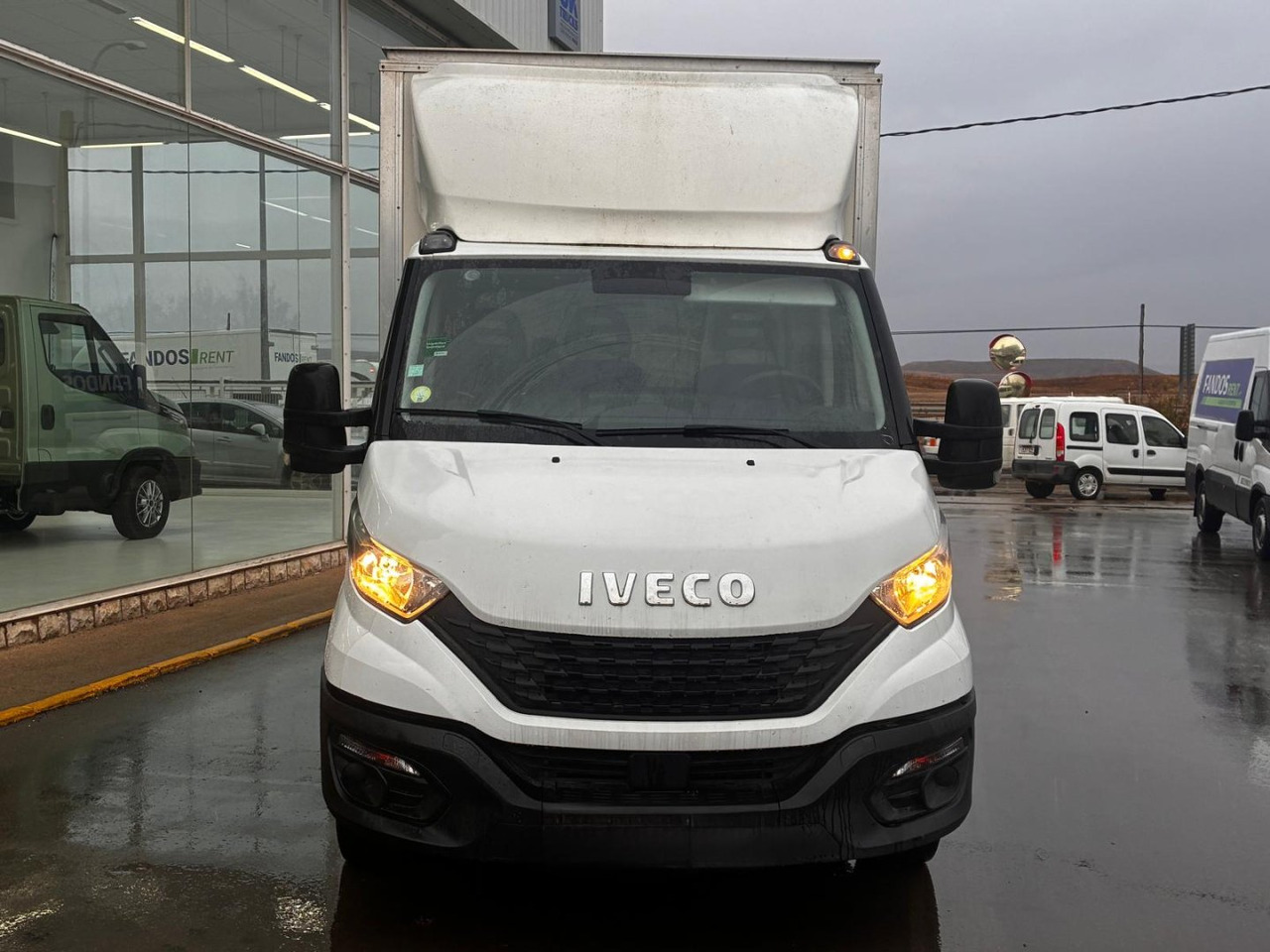 Caja cerrada IVECO 35C16 20m3 con puertas traseras - Малотоннажный фургон: фото 2 Caja cerrada IVECO 35C16 20m3 con puertas traseras - Малотоннажный фургон: фото 2