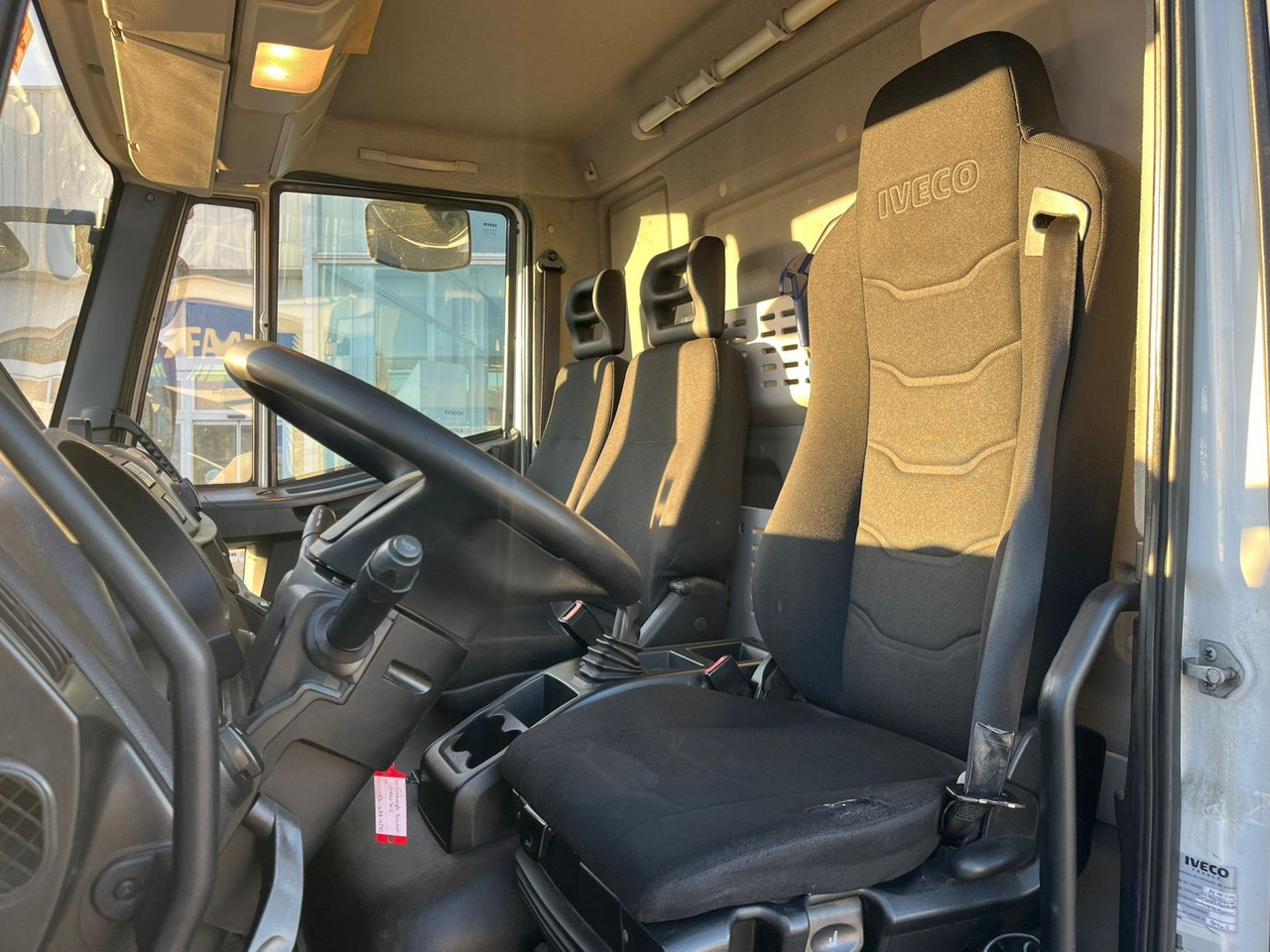 Caja cerrada IVECO Eurocargo ML 120 E19 P - Грузовик с закрытым кузовом: фото 5 Caja cerrada IVECO Eurocargo ML 120 E19 P - Грузовик с закрытым кузовом: фото 5