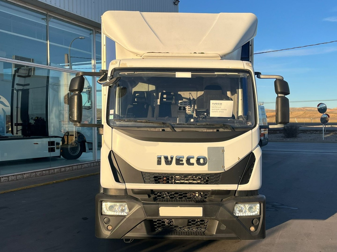Caja cerrada IVECO Eurocargo ML 120 E19 P - Грузовик с закрытым кузовом: фото 2 Caja cerrada IVECO Eurocargo ML 120 E19 P - Грузовик с закрытым кузовом: фото 2