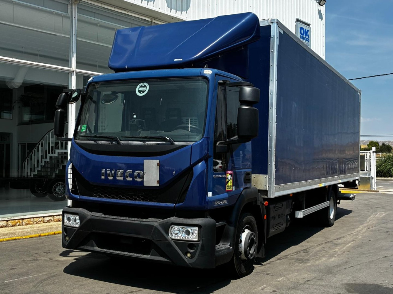 Caja cerrada IVECO Eurocargo ML 120 E22 - Грузовик с закрытым кузовом: фото 1 Caja cerrada IVECO Eurocargo ML 120 E22 - Грузовик с закрытым кузовом: фото 1