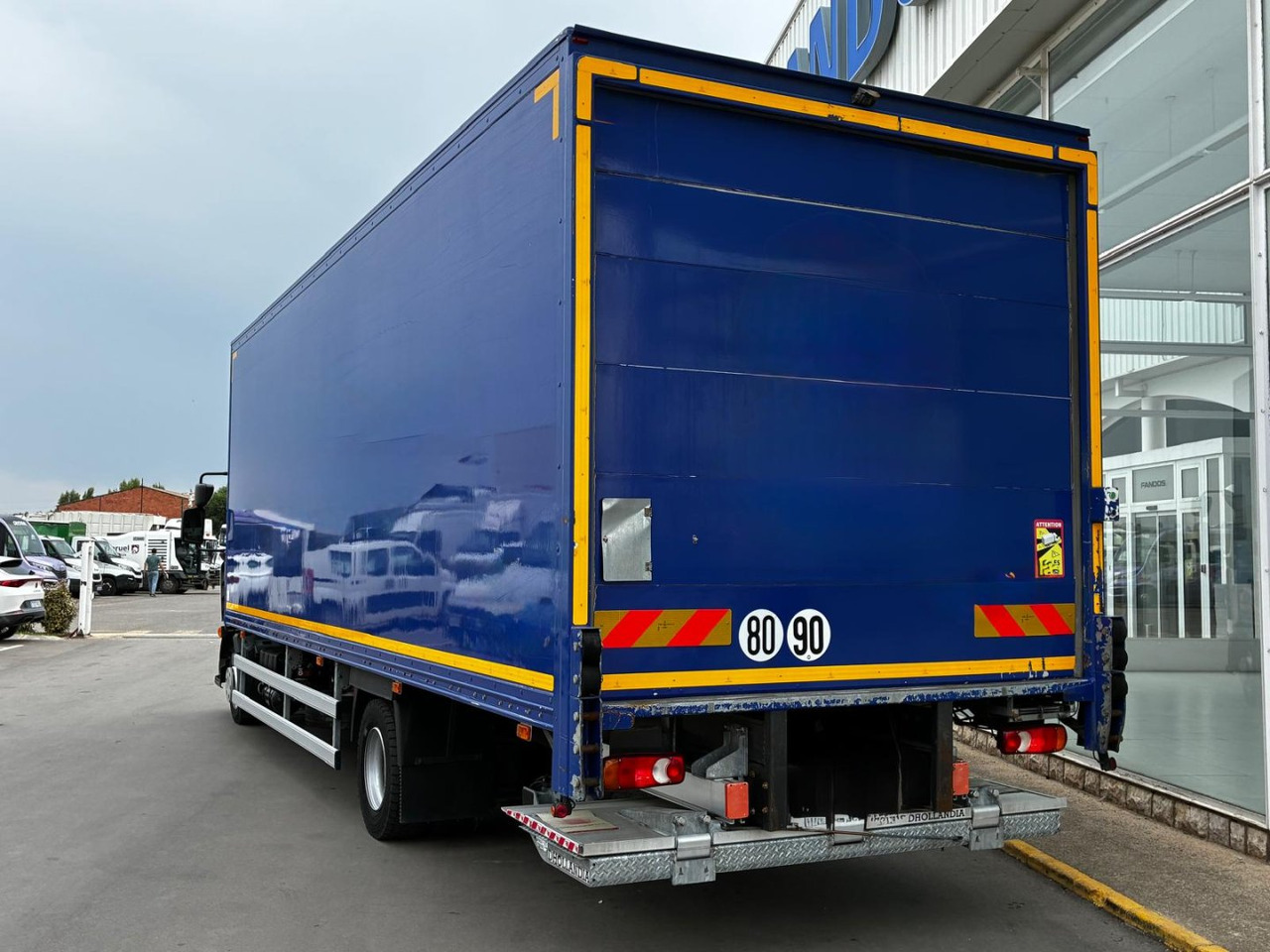 Caja cerrada Renault D120-210 - Грузовик с закрытым кузовом: фото 4 Caja cerrada Renault D120-210 - Грузовик с закрытым кузовом: фото 4