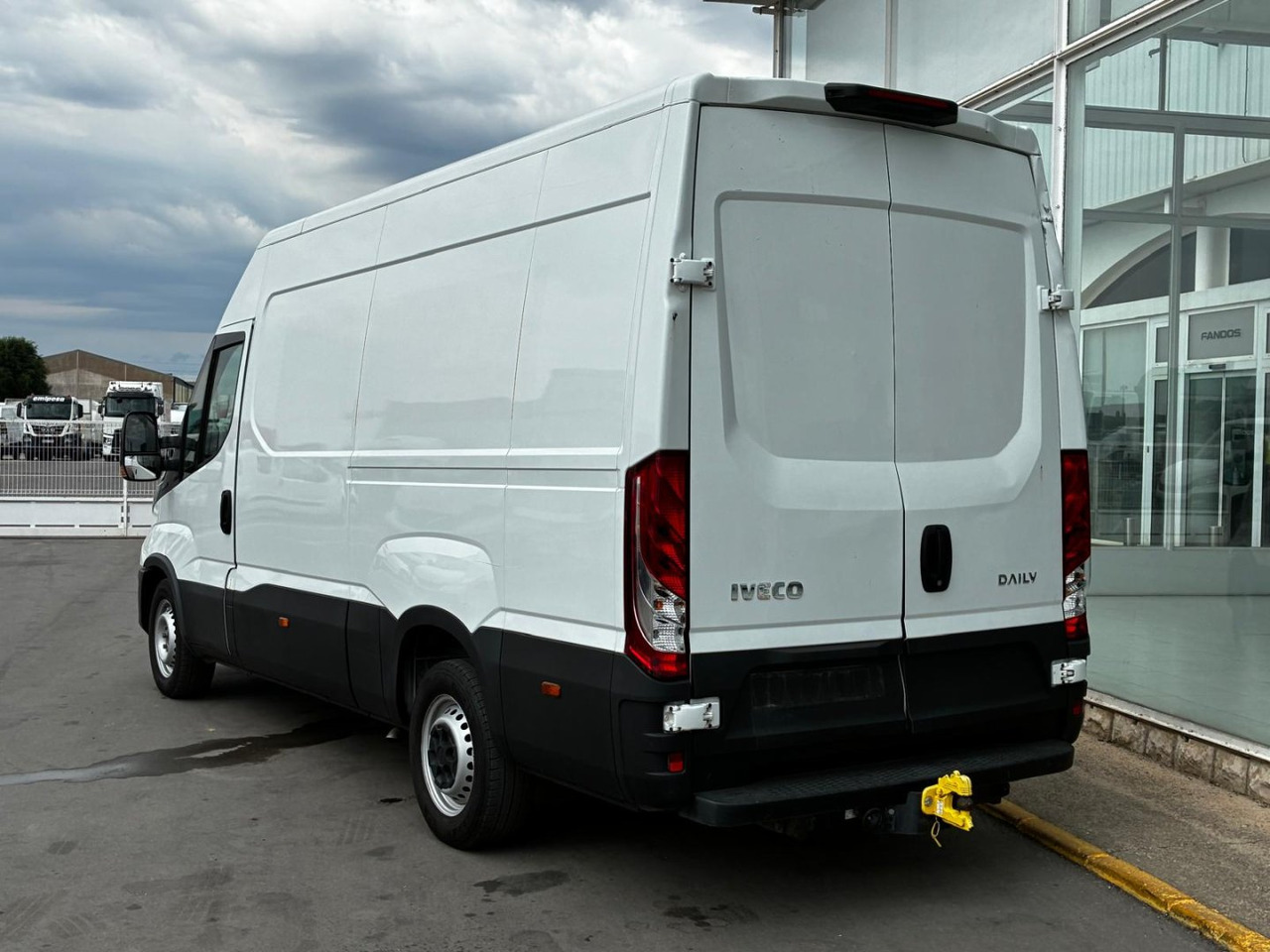 Furgón IVECO 35S14 12m3 - Цельнометаллический фургон: фото 4 Furgón IVECO 35S14 12m3 - Цельнометаллический фургон: фото 4