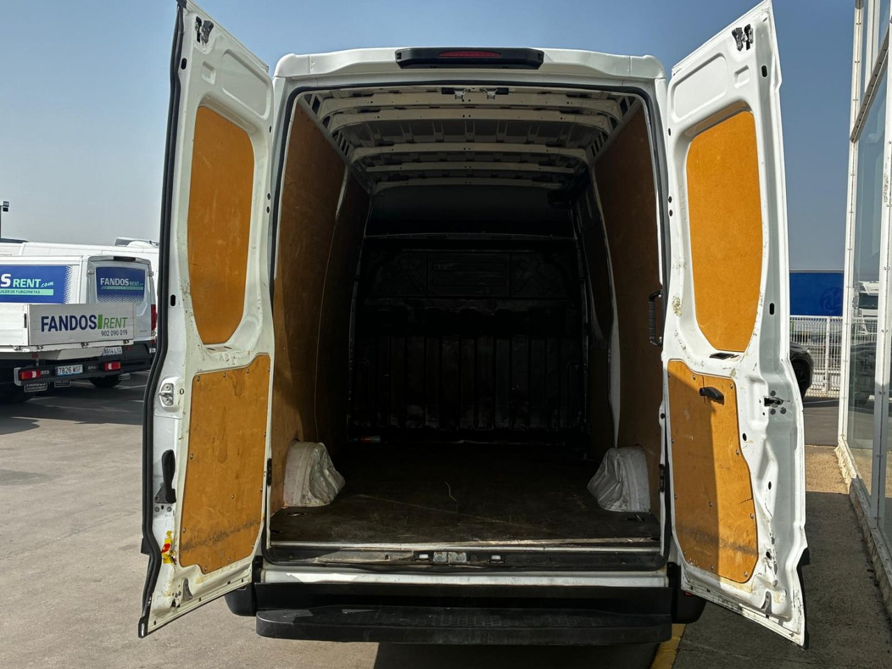 Furgón IVECO 35S16 V 12m3 - Цельнометаллический фургон: фото 5 Furgón IVECO 35S16 V 12m3 - Цельнометаллический фургон: фото 5