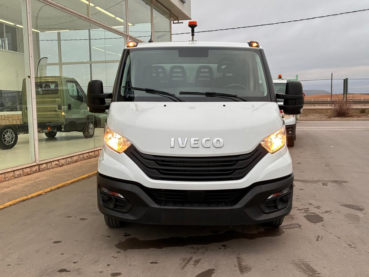 Volquete/Dumper IVECO 35C14 CAJA BASCULANTE DOBLE CABINA - Малотоннажный самосвал, Грузопассажирский фургон: фото 2 Volquete/Dumper IVECO 35C14 CAJA BASCULANTE DOBLE CABINA - Малотоннажный самосвал, Грузопассажирский фургон: фото 2