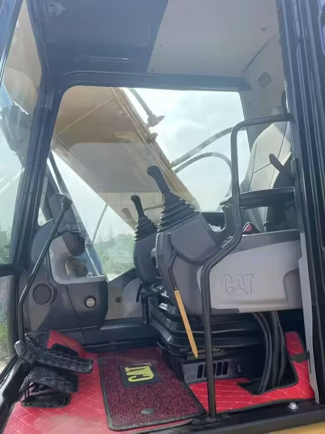 Гусеничный экскаватор CAT 320D2L: фото 9