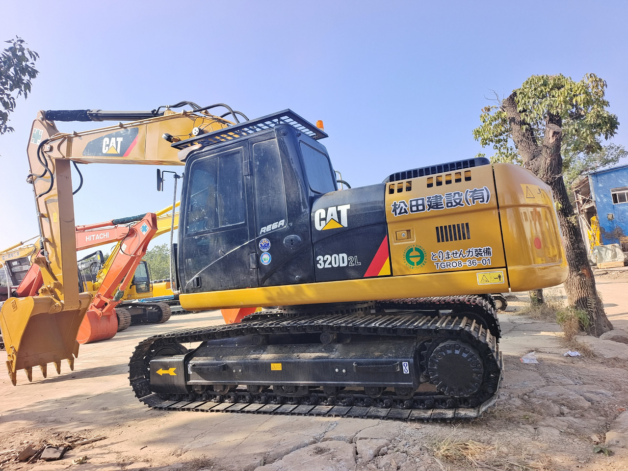 CAT 320D2L - Гусеничный экскаватор: фото 1 CAT 320D2L - Гусеничный экскаватор: фото 1