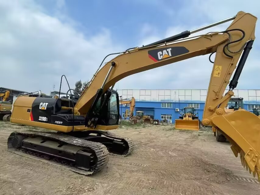 Гусеничный экскаватор CAT 320D2L: фото 6