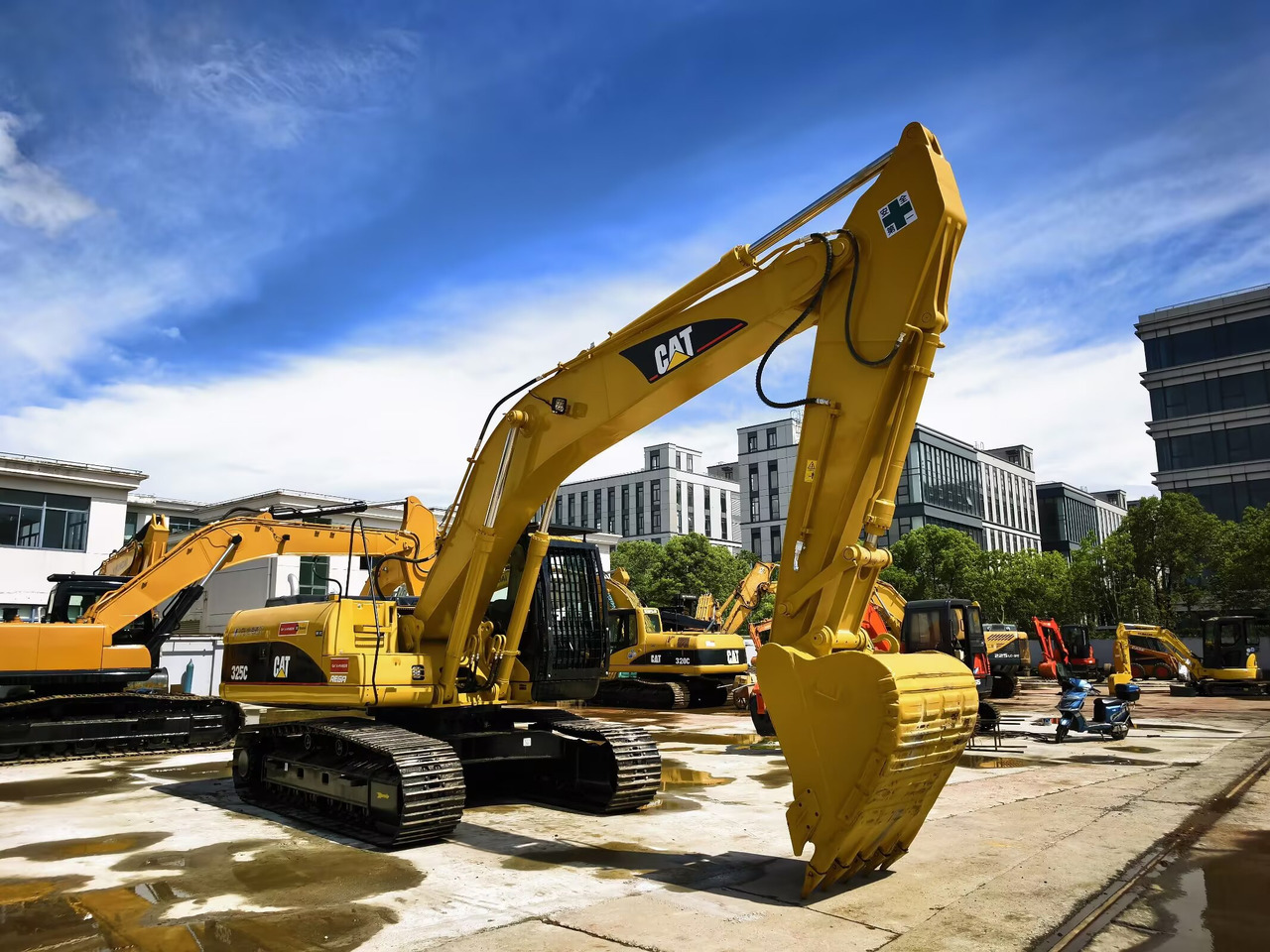 CATERPILLAR 325C - Гусеничный экскаватор: фото 4 CATERPILLAR 325C - Гусеничный экскаватор: фото 4